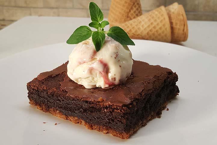 ice cream cone brownies