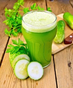 Easy Cucumber Lime and Wheatgrass Smoothie