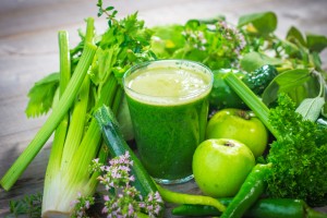 Green Smoothie with Apple Celery and Spinach